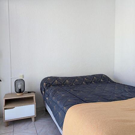 Sol-Y-Days Vidourle: Riverside Comfort with Parking Near Boucanet Beach Le Grau-du-Roi Exterior photo